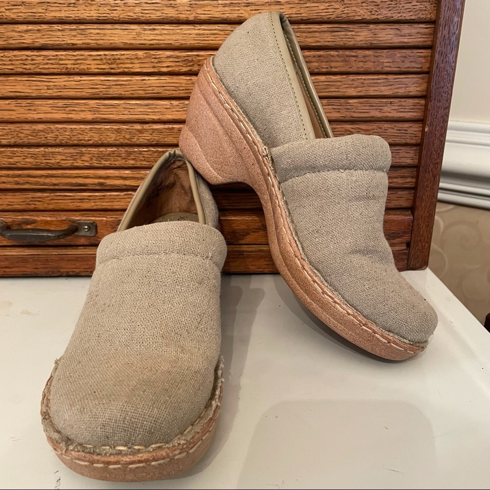 Women’s softspots clog heels cream linen tan with sand like bottom